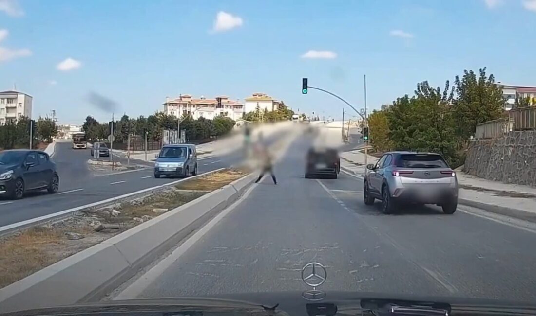 Baran AKKAYA/İSTANBUL, – ARNAVUTKÖY’de bir minibüs şoförü ile cip sürücüsü