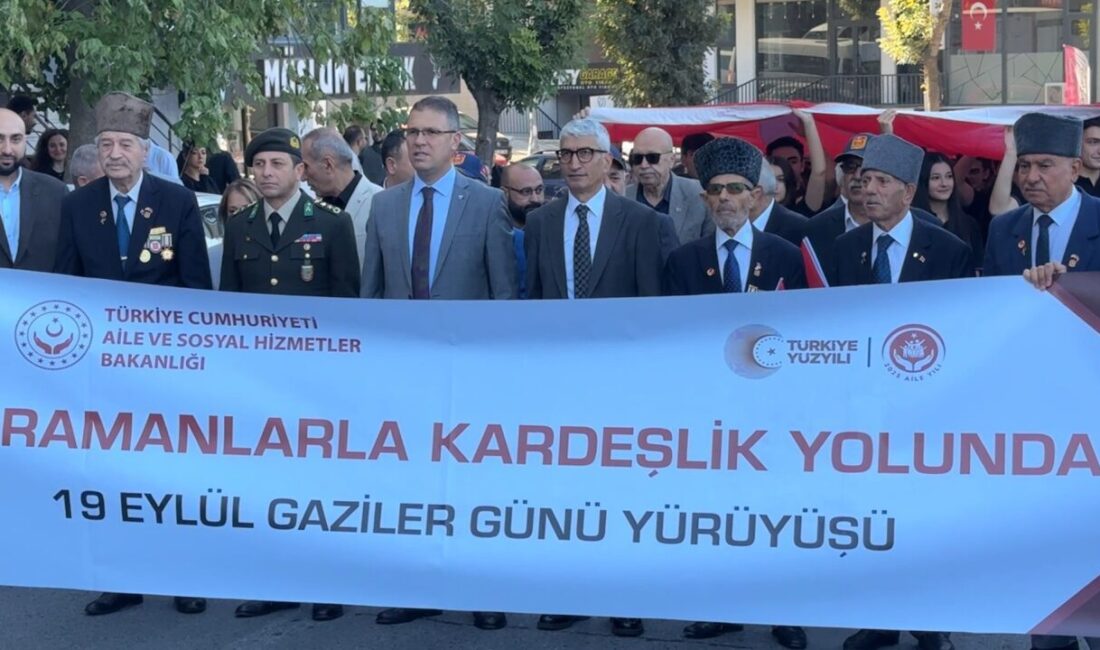 İhsan DÖRTKARDEŞ/İSTANBUL, – 19 EYLÜL Gaziler Günü nedeniyle Avcılar’da yürüyüş