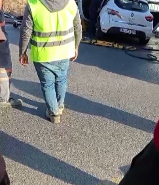 Özgür EREN / İSTANBUL, – BAŞAKŞEHİR’de, sürücüsünün direksiyon hakimiyetini kaybettiği