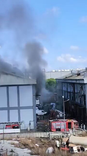 İSTANBUL, – İkitelli’de bulunan sanayi sitesindeki 2 katlı iş yerinde