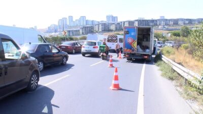 Özgür EREN / İSTANBUL, BAŞAKŞEHİR’de TIR’ın dorsesinden yola düşen mermerler