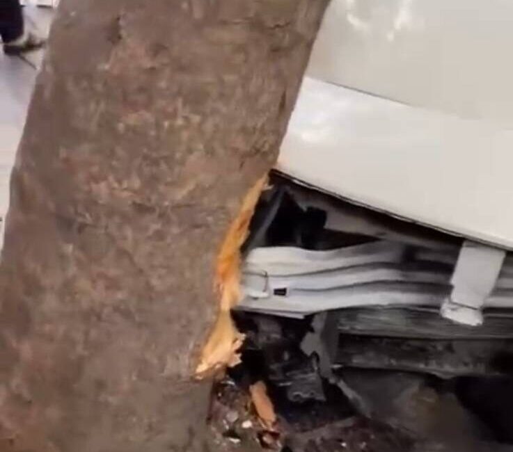 Baran AKKAYA-Uğur ŞAHİN/İSTANBUL, -BAYRAMPAŞA’da koşarak yola atlayan çocuğa otomobil çarptı.