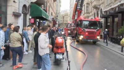 Yılmaz OKUR/İSTANBUL, – BEYOĞLU’nda bir otelde yangın çıktı. Otelde kalan
