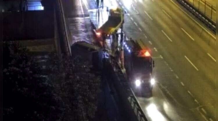Baran AKKAYA/İSTANBUL, – EYÜPSULTAN D-100 Karayolu Okmeydanı istikametinde sürücüsünün direksiyon