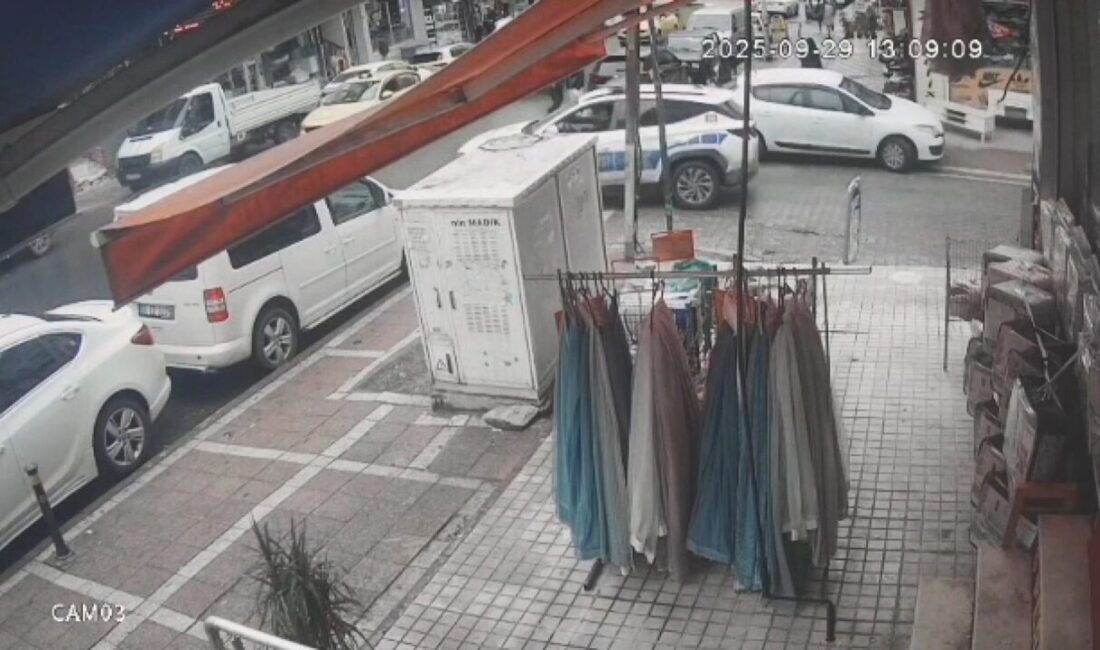 Vehbi DEMİR / İSTANBUL, – ESENYURT’ta denetim yapan polis ekipleri