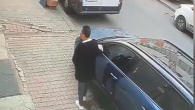 Emin YEŞİL/ İSTANBUL, – GAZİOSMANPAŞA’da bir kişi, park halinde bulunan