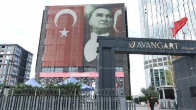 Gülseren KARAPINAR-Emir BENLİOĞLU/İSTANBUL, – GÜRSEL TEKİN sabah saatlerinde CHP’nin Sarıyer’deki