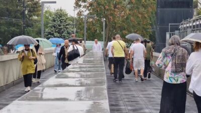 Emre KURT / İSTANBUL, -İSTANBUL’da gece saatlerinde başlayan yağmura hazırlıksız