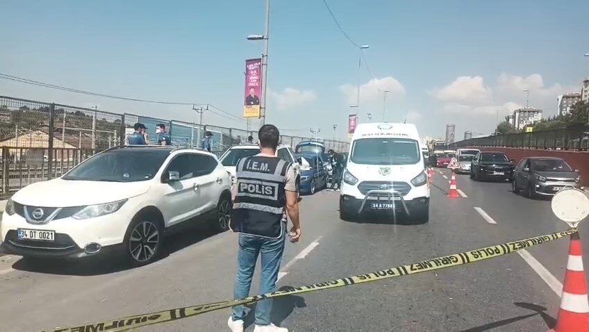 İstanbul-Küçükçekmece’de bir kişi otomobil içerisinde ölü bulundu -1 Veysel TİMDU / İSTANBUL, – Halkalı Marmaray istasyonu yakınlarında park