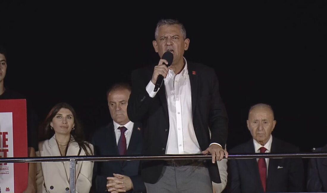 İSTANBUL, – CHP Genel Başkanı Özgür Özel, partisinin Bahçelievler’de düzenlediği