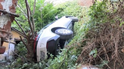 Yılmaz OKUR/İSTANBUL, – SARIYER’de sürücüsünün direksiyon hakimiyetini kaybettiği cip yol