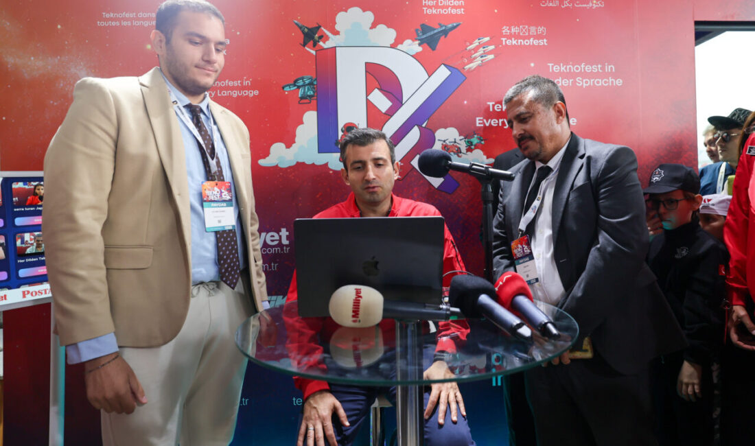 İrem Çağla ZİNCİRLİ – Ataberk KURT/İSTANBUL, – TEKNOFEST alanında kurulan