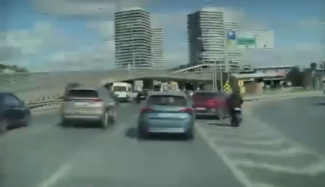 Vehbi DEMİR / İSTANBUL, – ŞİŞLİ’de geç gördüğü sapağa hatalı