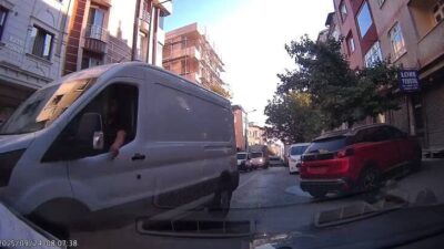 Baran AKKAYA-Emin YEŞİL/İSTANBUL, – SULTANGAZİ’de sokakta tek yön tabelası olmasına