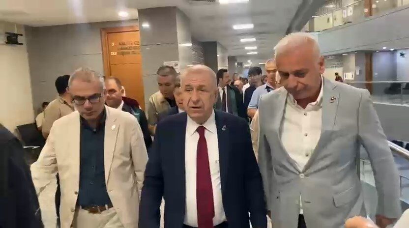 İstanbul- Ümit Özdağ, adliyeye geldi -1 Ayşe GÜREL / İSTANBUL, – ZAFER Partisi Genel Başkanı Ümit