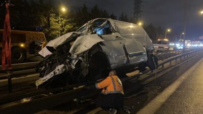 Mehmet Kaan KURT/İSTANBUL, – ÜMRANİYE TEM Otoyolu’nda, sürücüsünün direksiyon hakimiyetini