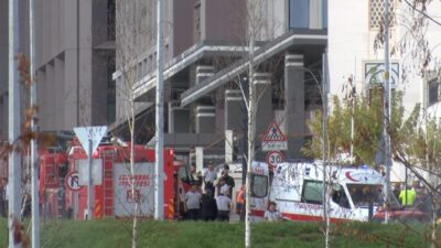 İsa ALMAÇAYIR/İSTANBUL, -ÜMRANİYE’de kanalizasyon çalışması sırasında göçük meydana geldi. Toprak