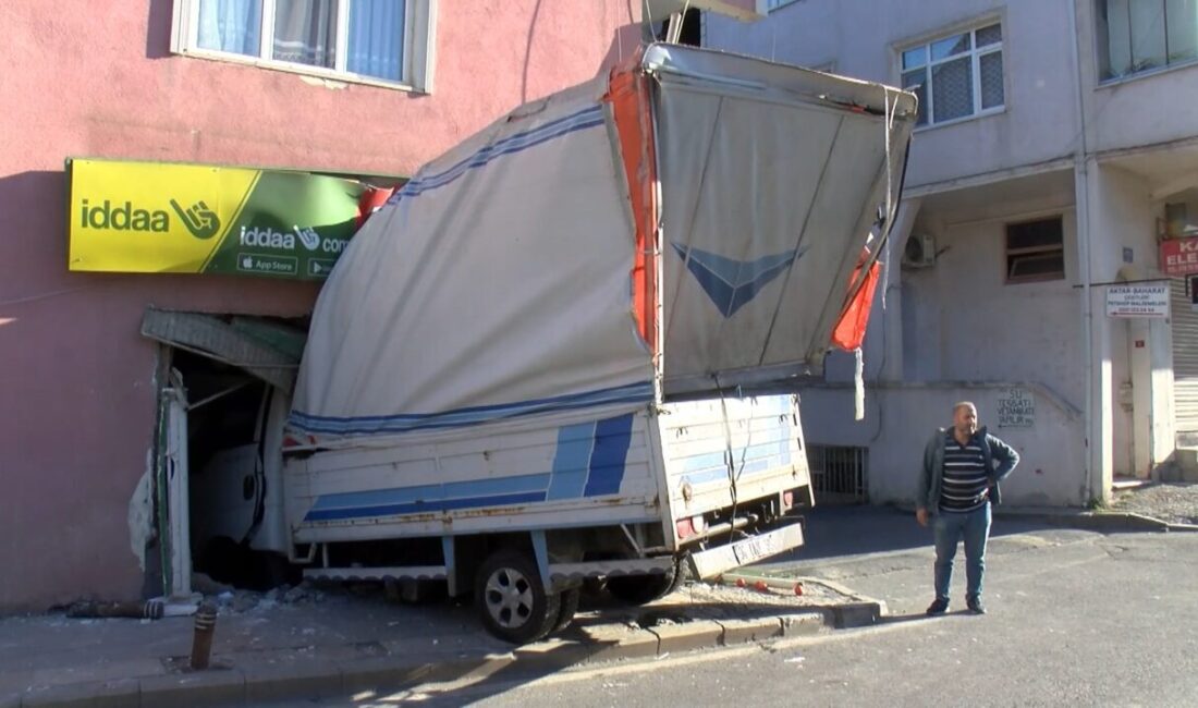 İsa ALMAÇAYIR / İSTANBUL, – ÜSKÜDAR’da şoförün direksiyon hakimiyetini kaybettiği