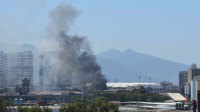 Tolga TAHÇI/İZMİR, – İZMİR’in Konak ilçesinde 2 katlı metruk binada