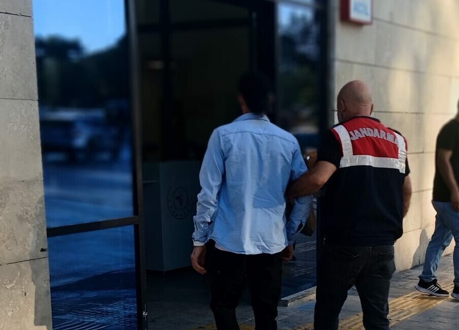 Tekin GÜRBULAK/İZMİR, – İZMİR’de terör örgütü DEAŞ’a yönelik düzenlenen operasyonda