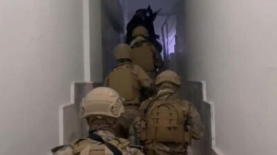 Tolga TAHÇI/İZMİR, – İZMİR’de FETÖ’ye yönelik düzenlenen operasyonda 10 şüpheli