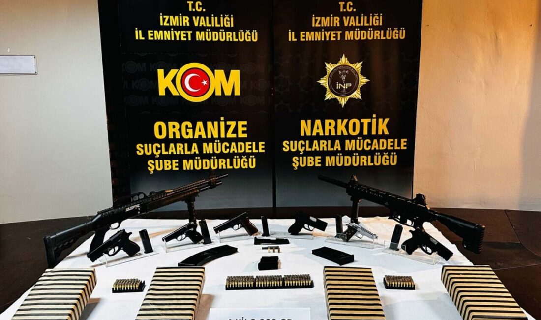 Tolga TAHÇI/İZMİR, – İZMİR’de silah kaçakçılığı ve uyuşturucu satışı yaptıkları