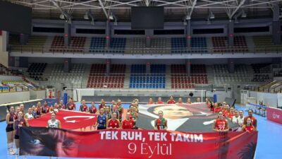 İZMİR, – İZMİR’in kadınlar voleybol liglerindeki 5 temsilcisi kentin düşman