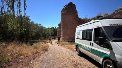 Semih TÜRKER/İZNİK (Bursa), – BURSA’nın İznik ilçesindeki tarihi surların dibinde