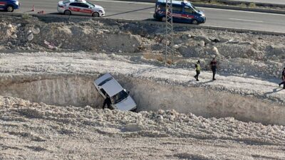 Ercan KOLKU/ EMET (Kütahya), – KÜTAHYA’da jandarmanın kontrolünden kaçıp, yol