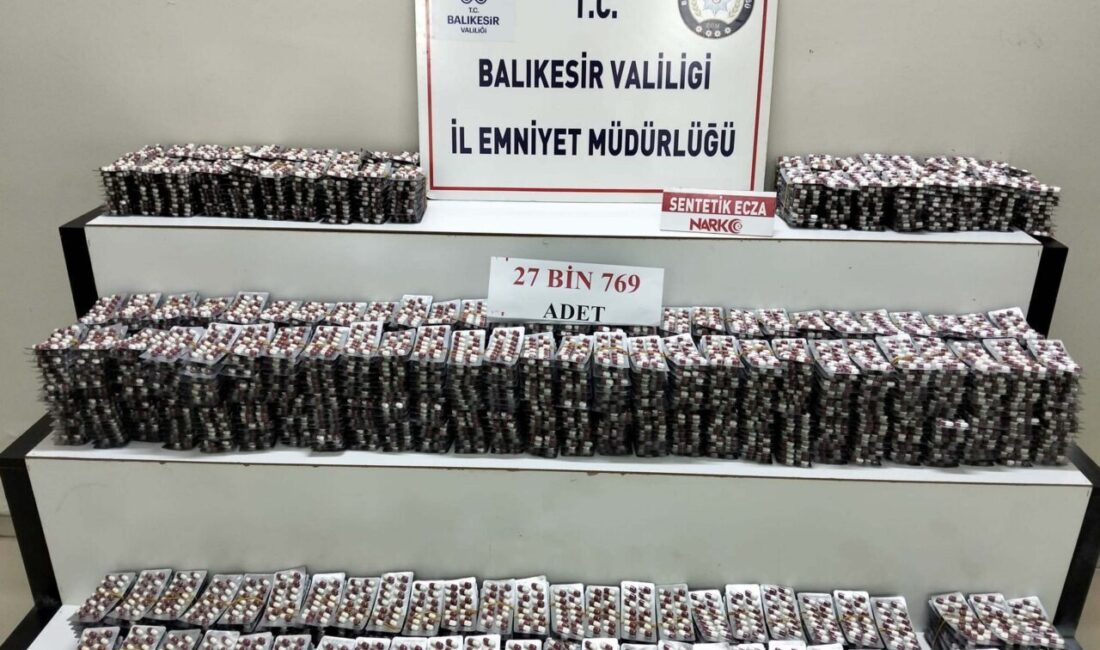 Şevki MORALI/EDREMİT, (Balıkesir), – BALIKESİR’in Edremit ilçesinde, arama yapılan kamyonette
