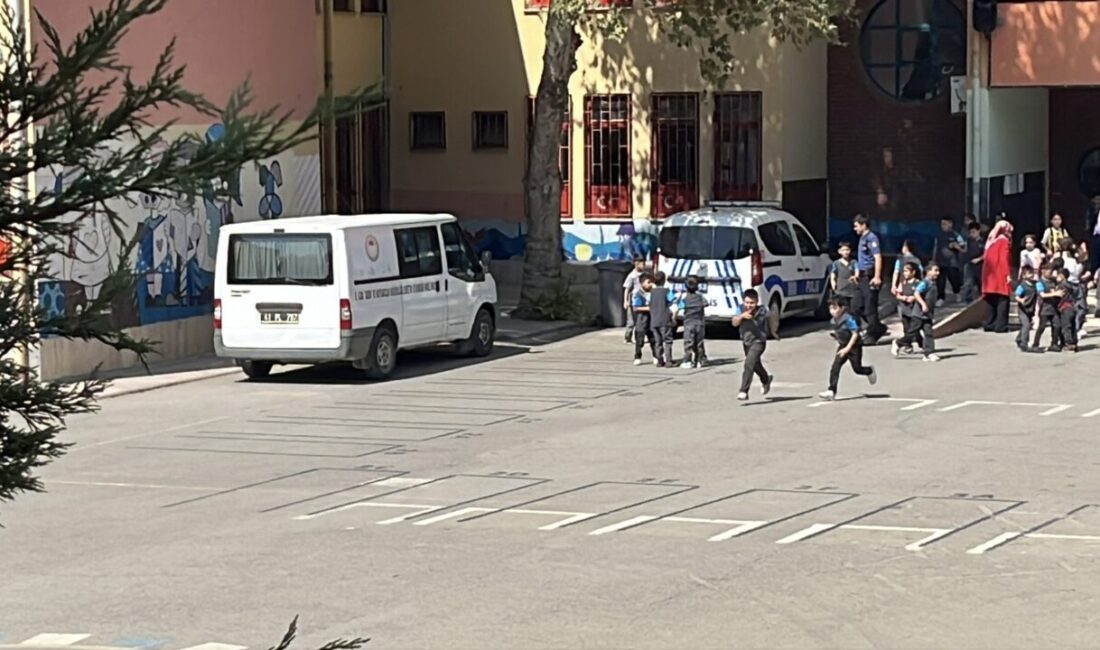 Erol POLAT/GEBZE (Kocaeli), – KOCAELİ’nin Gebze ilçesindeki bir ilkokulun kantininden
