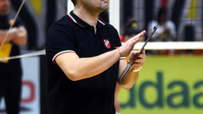 İZMİR, – KADINLAR Voleybol 1’inci Ligi ekiplerinden Karşıyaka, geçen sezondan