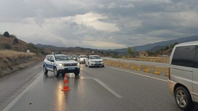 Bünyamin KARACAN/ KASTAMONU, – KASTAMONU’nun Tosya ilçesinde hafif ticari aracın