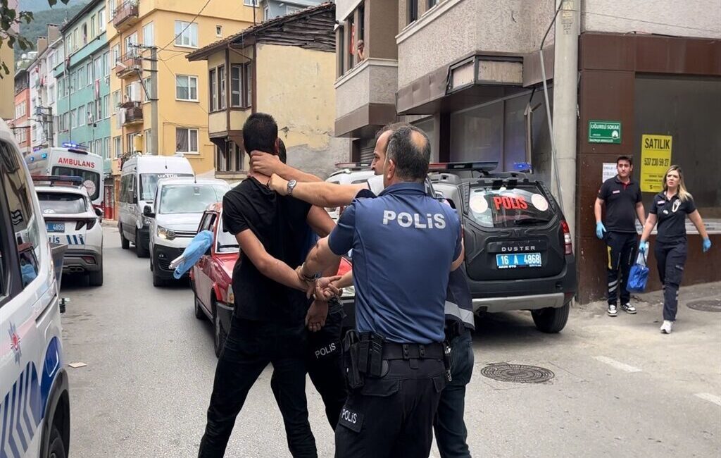 Yiğithan HÜYÜK/BURSA, – BURSA’da tartıştığı eşinin şikayeti üzerine adrese gelen