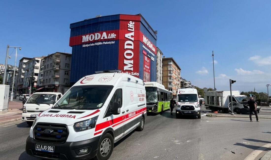 Selda Hatun TAN/İZMİT (Kocaeli), – KOCAELİ’nin İzmit ilçesinde kavşakta belediye