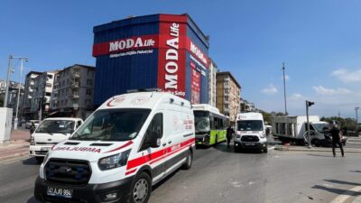 Selda Hatun TAN/İZMİT (Kocaeli), – KOCAELİ’nin İzmit ilçesinde kavşakta belediye