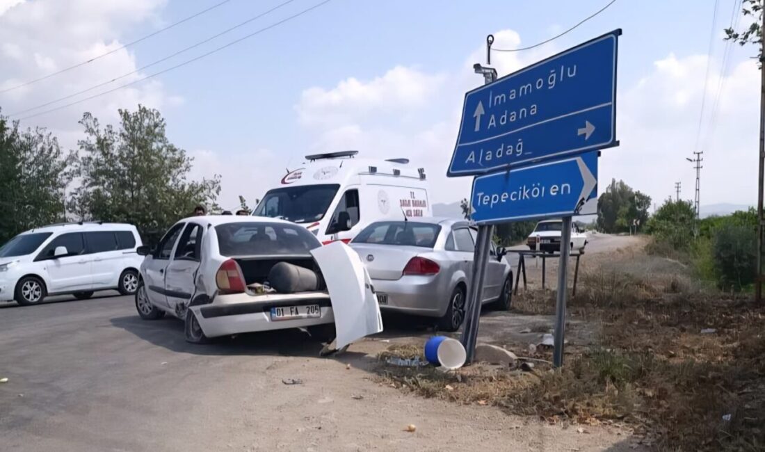 Ali GÖKDAL/KOZAN (Adana), – ADANA’nın Kozan ilçesinde kavşakta çarpışan iki
