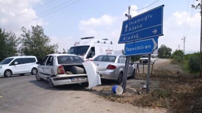 Ali GÖKDAL/KOZAN (Adana), – ADANA’nın Kozan ilçesinde kavşakta çarpışan iki