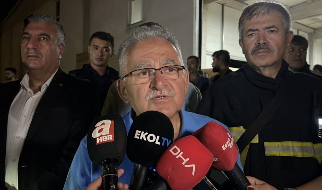 SÖNDÜRME ÇALIŞMALARI DEVAM EDİYOR; 3 KİŞİ HASTANEYE KALDIRILDI Kayseri OSB