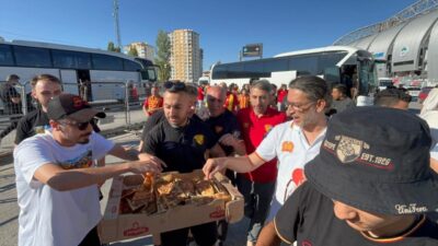 Samed Aydın SUN / KAYSERİ, – ZECORNER Kayserispor taraftarı, evinde