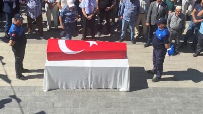 Mine AK/YENİŞEHİR (Bursa), -BURSA’nın Yenişehir ilçesinde kamyonet ile otomobilin çarpıştığı