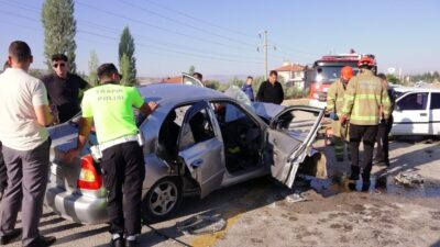 Burak CAN/KIRIKKALE, – KIRIKKALE’de iki otomobilin kafa kafaya çarpıştığı kazada,