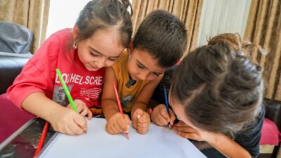 İSTANBUL, – EĞİTİM yardımlarıyla bu yıl 117 bini aşkın öğrenciye