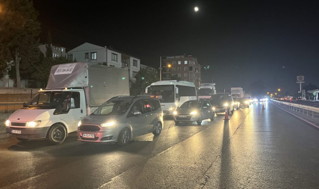 Ardacan UZUN/ KÖRFEZ (Kocaeli), – KOCAELİ’nin Körfez ilçesinde iki otomobilin