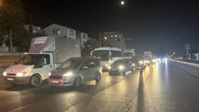 Ardacan UZUN/ KÖRFEZ (Kocaeli), – KOCAELİ’nin Körfez ilçesinde iki otomobilin