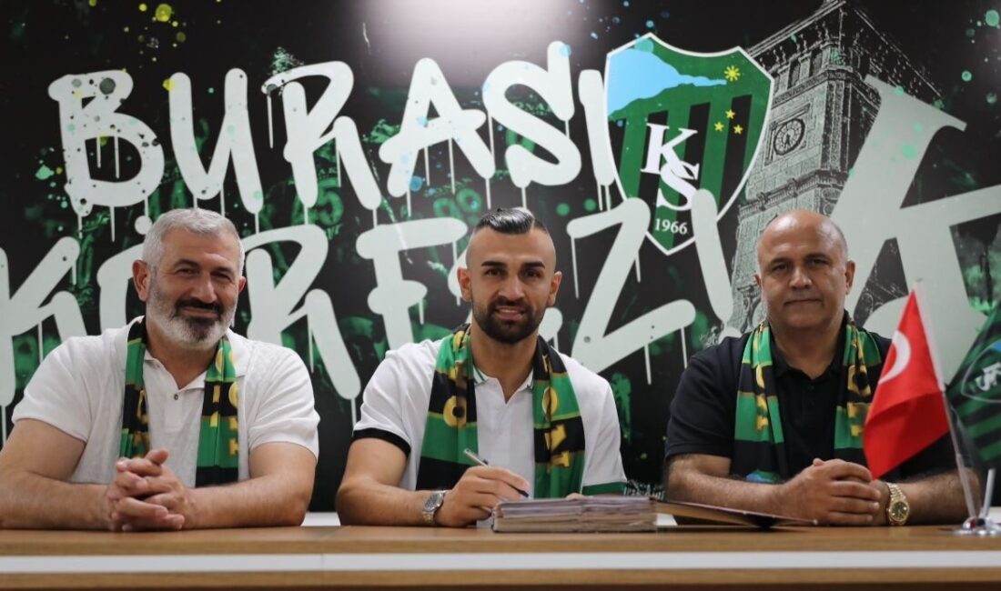 Ardacan UZUN/KÖRFEZ(Kocaeli), – KOCAELİSPOR, tecrübeli santrafor Serdar Dursun (33) ile