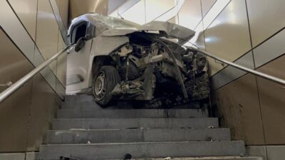 Yiğithan HÜYÜK- Hüseyin SEZGİN/BURSA, – BURSA’da lastiği patlayan hafif ticari