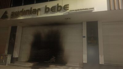 Hüseyin SEZGİN/BURSA, – BURSA’nın Yıldırım ilçesinde bir kişi, giyim mağazasının