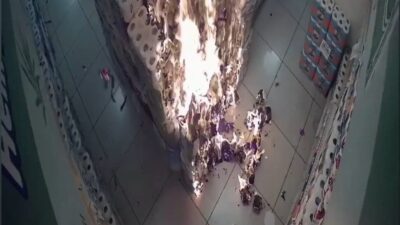 Yiğithan HÜYÜK/BURSA, – BURSA’da 10 yaşlarındaki çocuk, girdiği zincir marketin