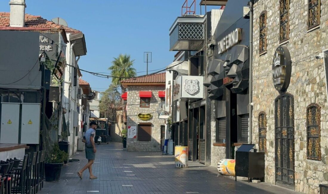 Yaren ÖZDEMİR/MARMARİS (Muğla), – MUĞLA’nın Marmaris ilçesinde, Barlar Sokağı’ndaki bir